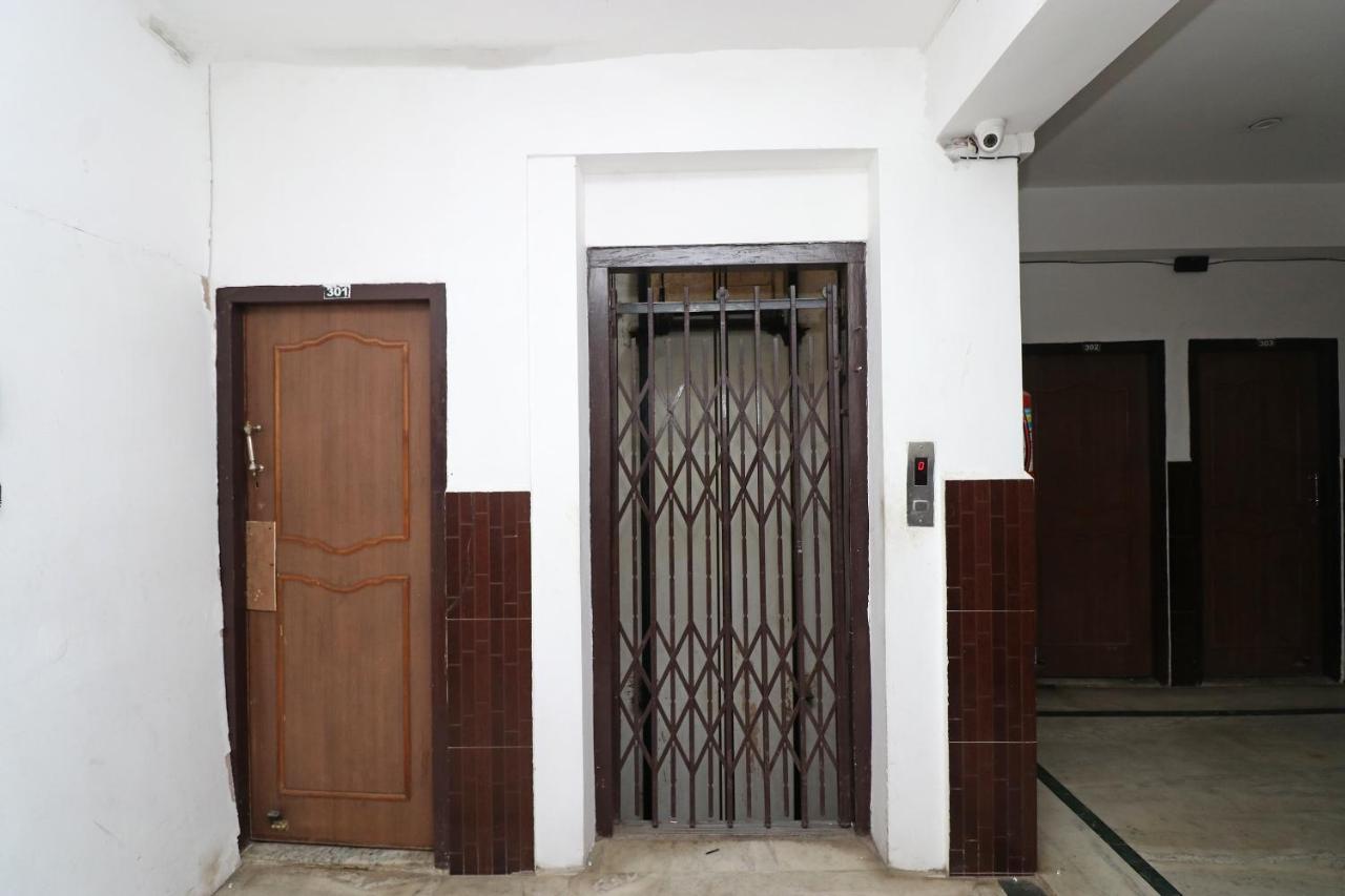 Oyo 8379 Hotel Kamal Lakhnau Kültér fotó