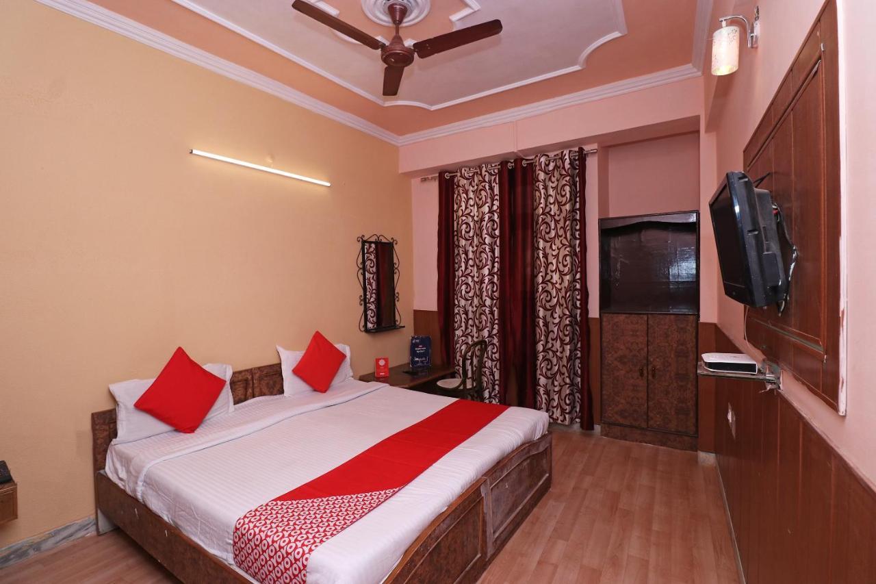 Oyo 8379 Hotel Kamal Lakhnau Kültér fotó