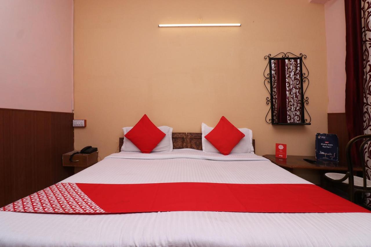 Oyo 8379 Hotel Kamal Lakhnau Kültér fotó