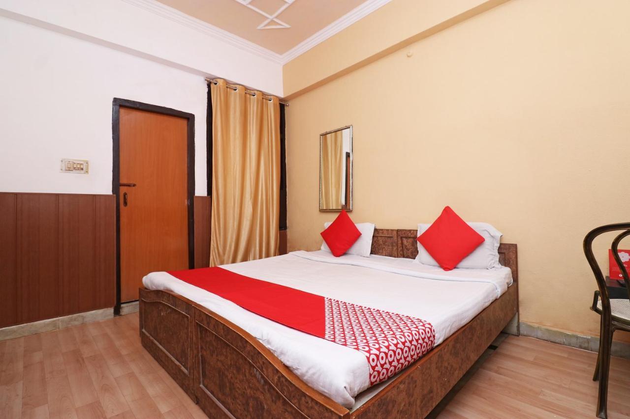 Oyo 8379 Hotel Kamal Lakhnau Kültér fotó